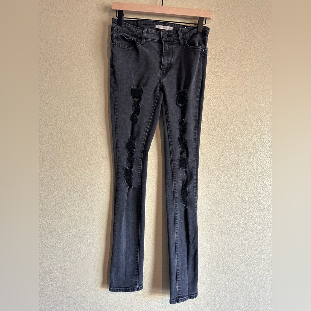 Women’s Levi’s 711 black skinny jeans size 27 distressed